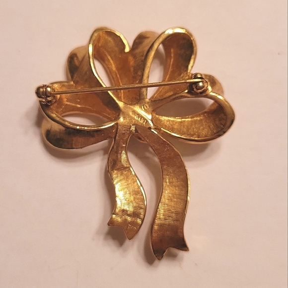 Vintage Gold and Faux Pearl Brooch - Picture 4 of 4